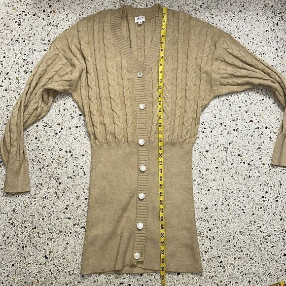 Le Lis Give Me the Tea button front sweater dress pearl medium m tan - Picture 9 of 10